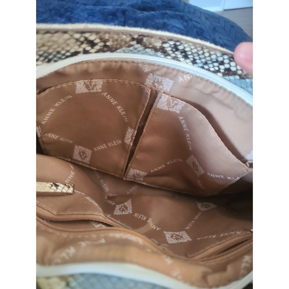 Anne Klein Canvas Snakeskin Embossed Shoulder Bag Cream Lion Logo Medallion - Picture 8 of 11